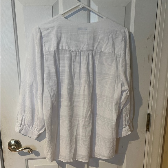 J McLaughlin White Button-Up Blouse women’s size Large - Picture 5 of 7